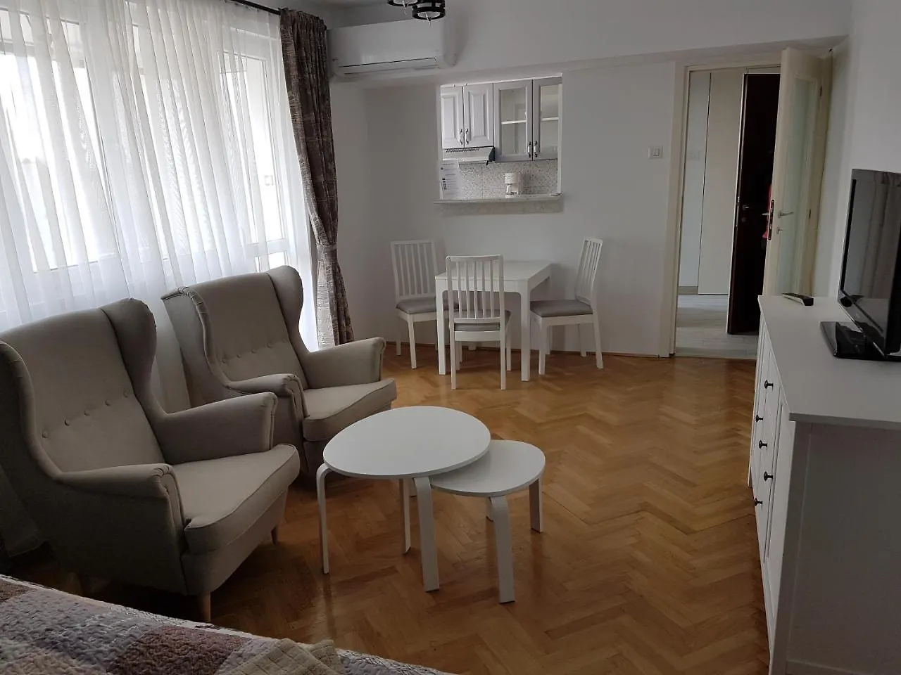 Agentia H Accommodation Bucharest